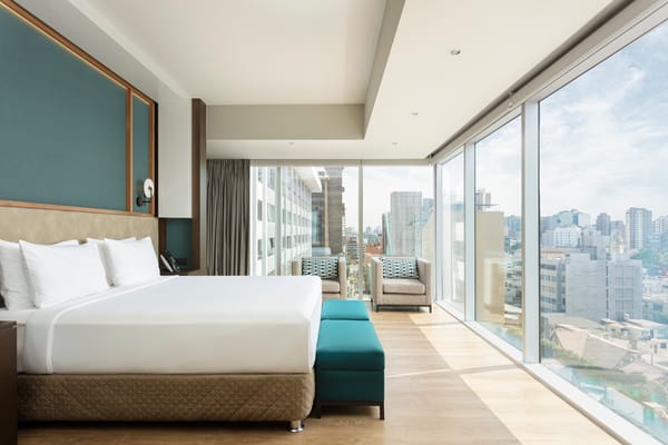 Courtyard by Marriott de Miraflores: Elegancia y comodidad en el corazón de Lima