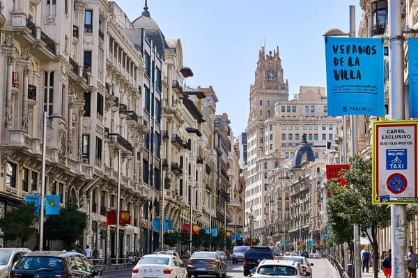 Gran Vía: una carta de amor, ruido y caos