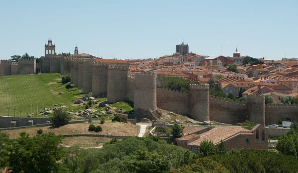 Puente de la Constitución: 5 ideas de viajes económicos