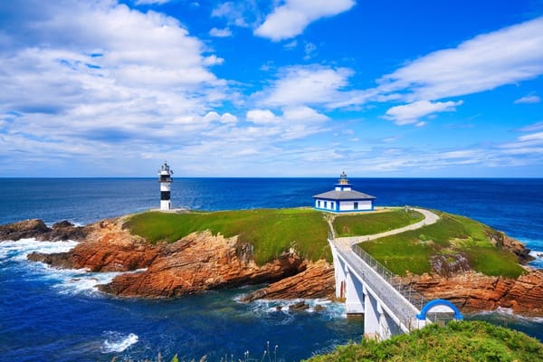 Ribadeo: este paraíso natural gallego es uno de los rincones más bonitos de España