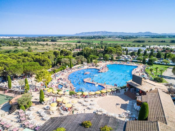 Qué hacer en Pineda de Mar: el paraíso del camping