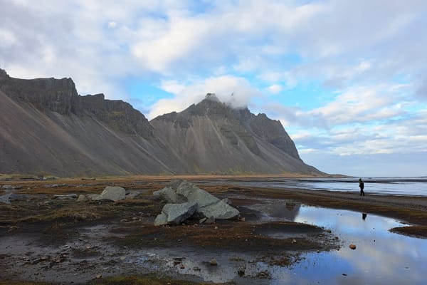 Descubriendo Vestrahorn, la montaña tenebrosa de Islandia