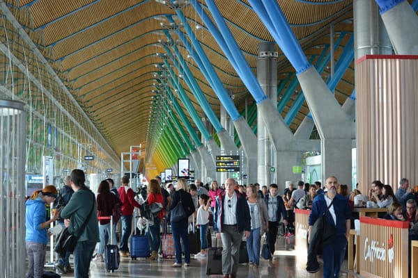 Cuando el caos aéreo golpea: Estrategias de supervivencia en el aeropuerto