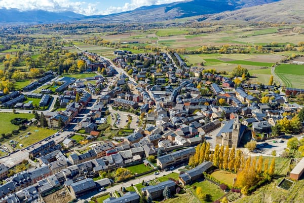 Este pueblo está en Francia pero es español ¿Cómo es posible?