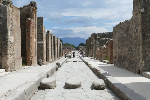 Descubriendo Pompeya: la ciudad romana detenida en el tiempo